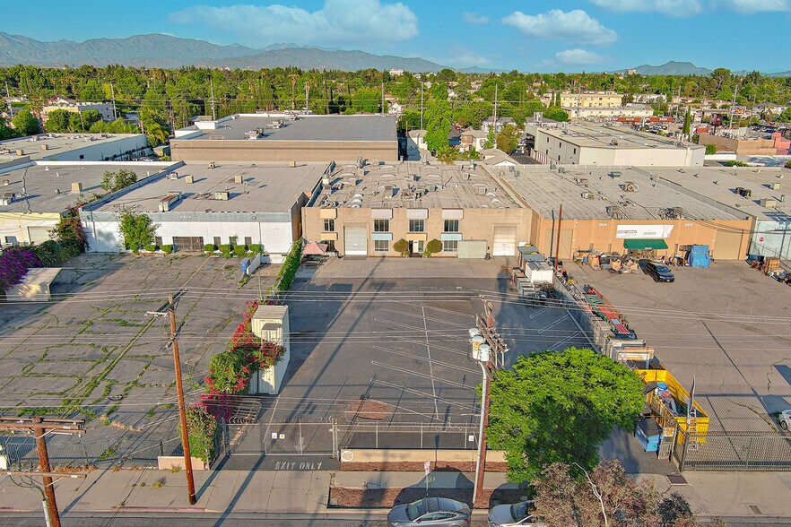 6846 Valjean Ave, Van Nuys, CA for sale - Building Photo - Image 2 of 16