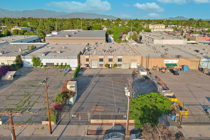 6846 Valjean Ave, Van Nuys, CA à vendre - Photo du bâtiment - Image 2 de 16