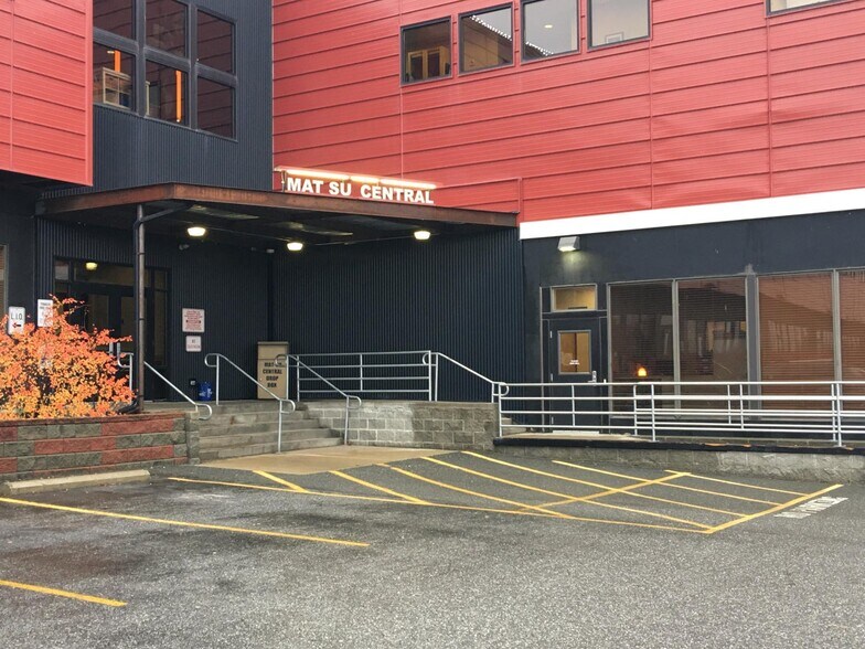 600 E Railroad Ave, Wasilla, AK à louer - Photo du bâtiment - Image 2 de 15