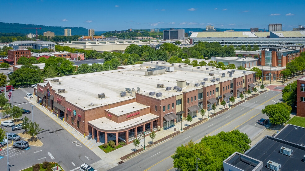 1375 Broad St, Chattanooga, TN for lease - Building Photo - Image 2 of 23