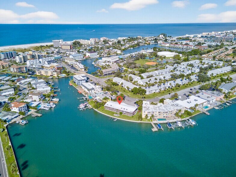 275 116th Ave, Treasure Island, FL à vendre - Aérien - Image 2 de 34