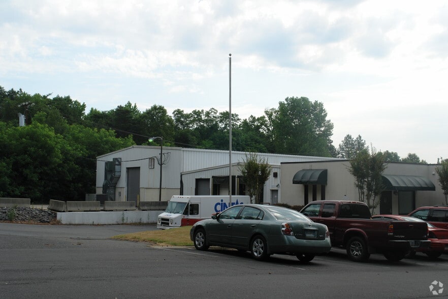 10721 John Price Rd, Charlotte, NC for lease - Building Photo - Image 2 of 11