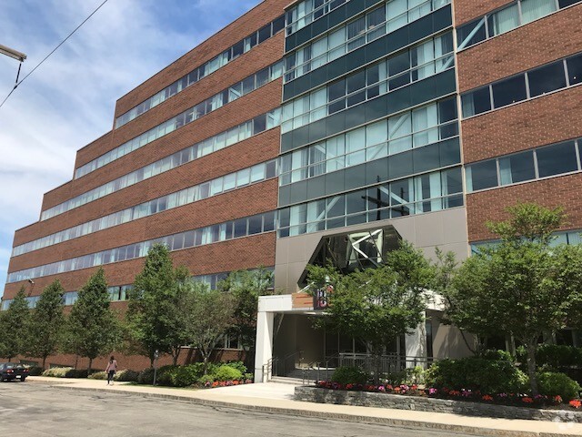 100 Fifth Ave, Waltham, MA for lease - Building Photo - Image 2 of 6