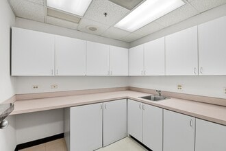 1S224 Summit Ave, Oakbrook Terrace, IL for lease Interior Photo- Image 2 of 10