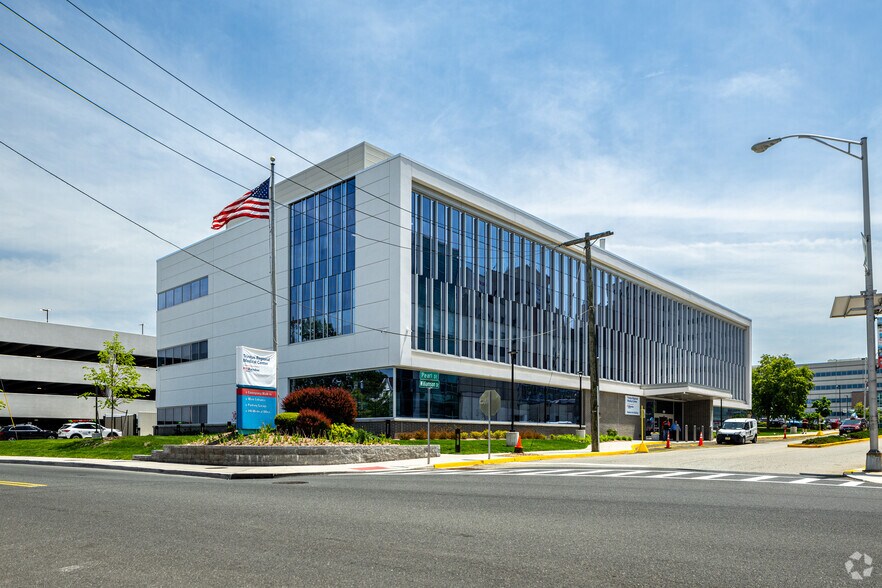 200-226 Williamson St, Elizabeth, NJ à louer - Photo du bâtiment - Image 2 de 6