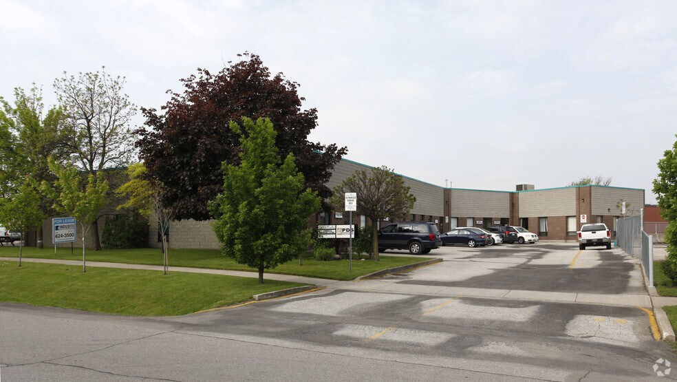 24 Brydon Dr, Toronto, ON à vendre - Photo principale - Image 1 de 1