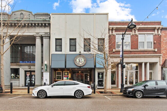 Plus de détails pour 18 E Main St, Belleville, IL - Commerce de détail à vendre