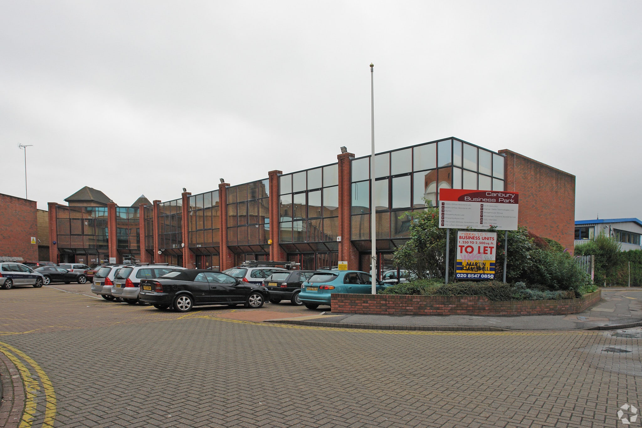 Elm Cres, Kingston Upon Thames for lease Primary Photo- Image 1 of 7