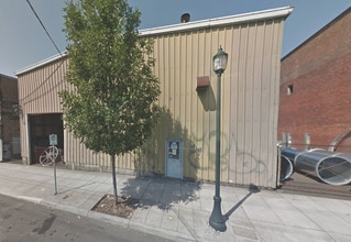 740 N Knott St, Portland, OR à louer Photo du bâtiment- Image 1 de 1