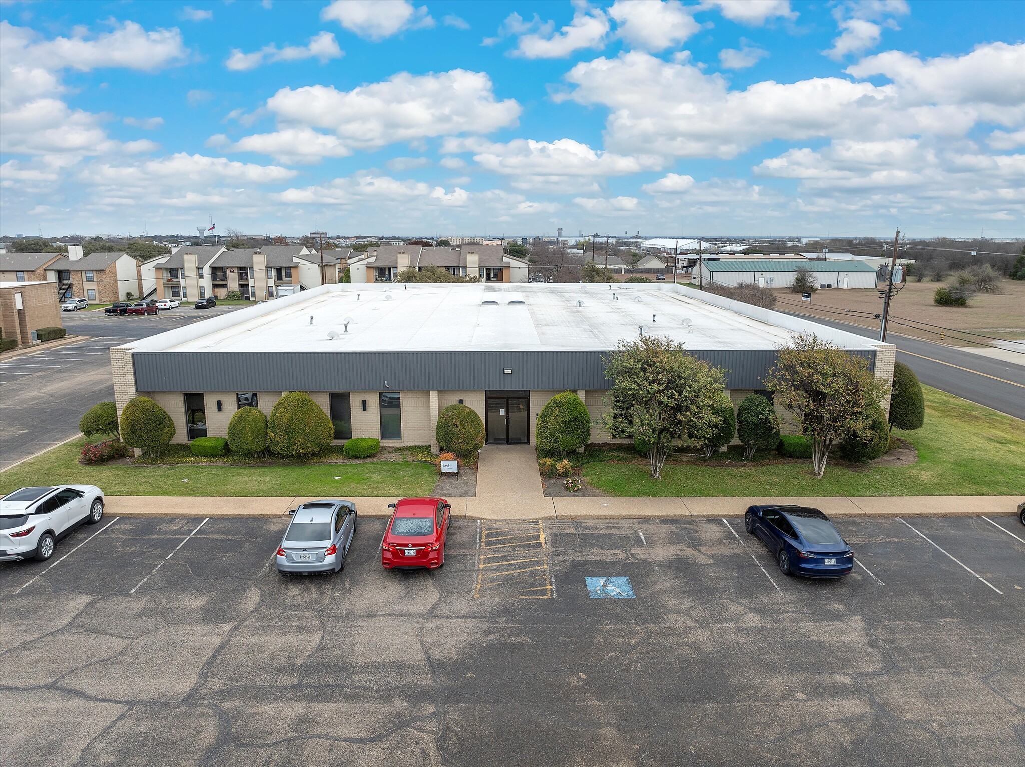 8225 Central Park Dr, Woodway, TX for lease Primary Photo- Image 1 of 8