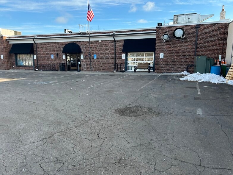 4165 W Broadway Ave, Robbinsdale, MN à vendre - Photo du bâtiment - Image 3 de 18