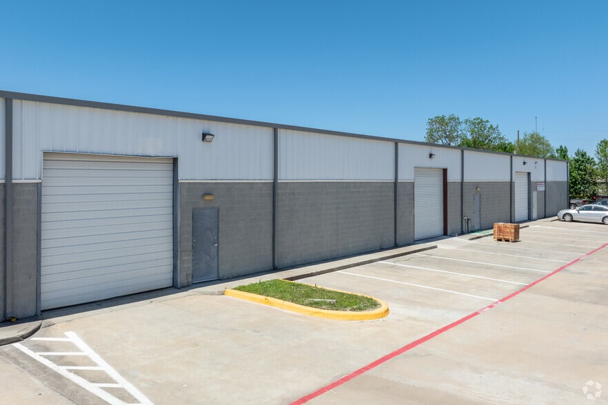 12302 FM 529, Houston, TX à vendre - Photo du bâtiment - Image 3 de 15