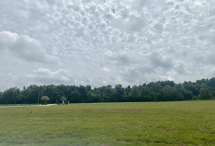 Old Lakeland Highway, Dade City, FL à vendre - Photo du bâtiment - Image 1 de 2