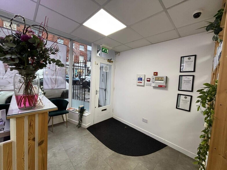 70-72 Market St, Ashby De La Zouch à louer - Photo intérieure - Image 2 de 6