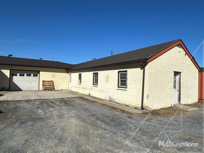 392 Five Locks Rd, Shoemakersville, PA for lease - Building Photo - Image 3 of 17