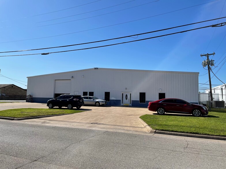 100-102 Grove St, Terrell, TX for sale - Building Photo - Image 1 of 1