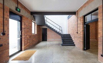 88 Bellevue Ave, Gaythorne for lease Interior Photo- Image 2 of 4