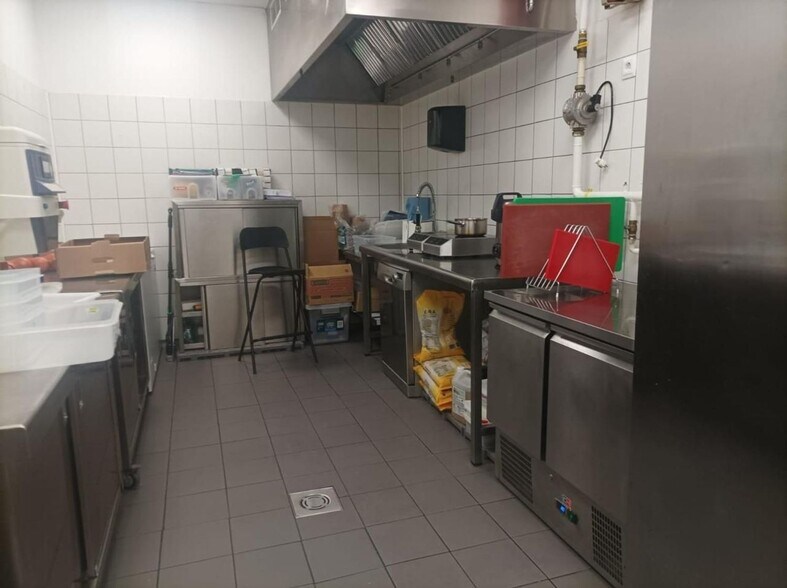 Industrial in Madrid, Madrid for lease - Building Photo - Image 2 of 2