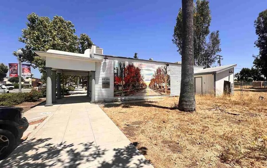 24770 Washington Ave, Murrieta, CA à vendre - Photo du bâtiment - Image 3 de 7