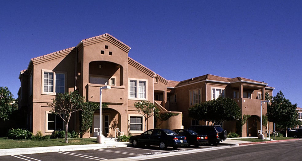 26431 Crown Valley Pky, Mission Viejo, CA à louer - Photo du bâtiment - Image 2 de 8