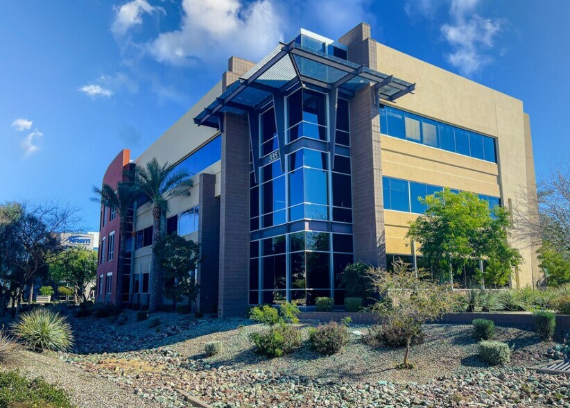 335 E Germann Rd, Gilbert, AZ à louer - Photo du bâtiment - Image 2 de 7