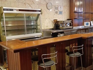 Plus de détails pour Multi-résidentiel à vendre