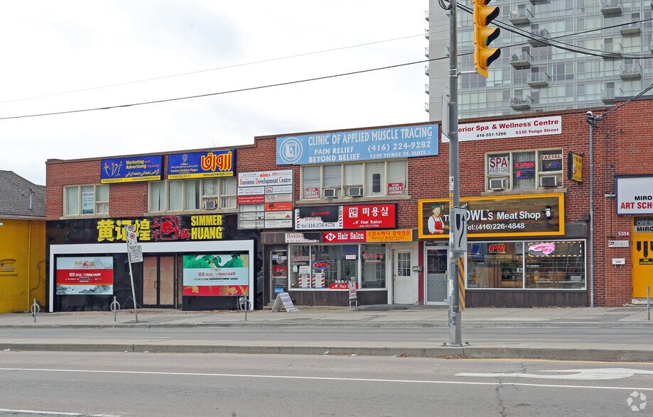 5330-5334 Yonge St, Toronto, ON à louer - Photo du bâtiment - Image 2 de 4