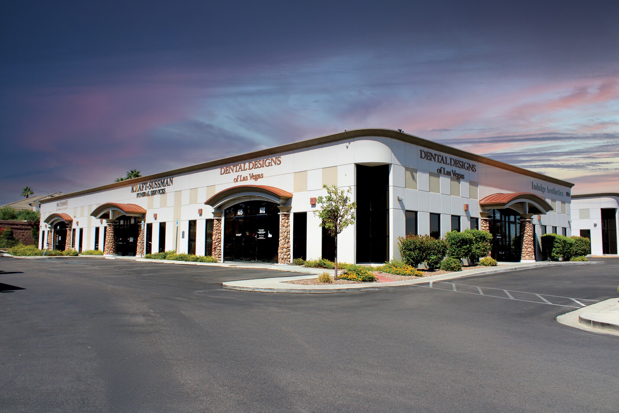 3975 S Durango Dr, Las Vegas, NV à vendre Photo du bâtiment- Image 1 de 12