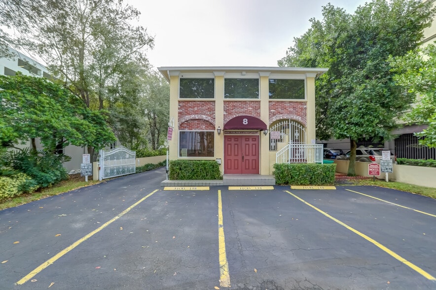 8 SE 8th St, Fort Lauderdale, FL à louer - Photo du bâtiment - Image 3 de 53