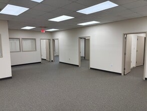 307 Walker Cir, Richland, MS for lease Interior Photo- Image 2 of 3