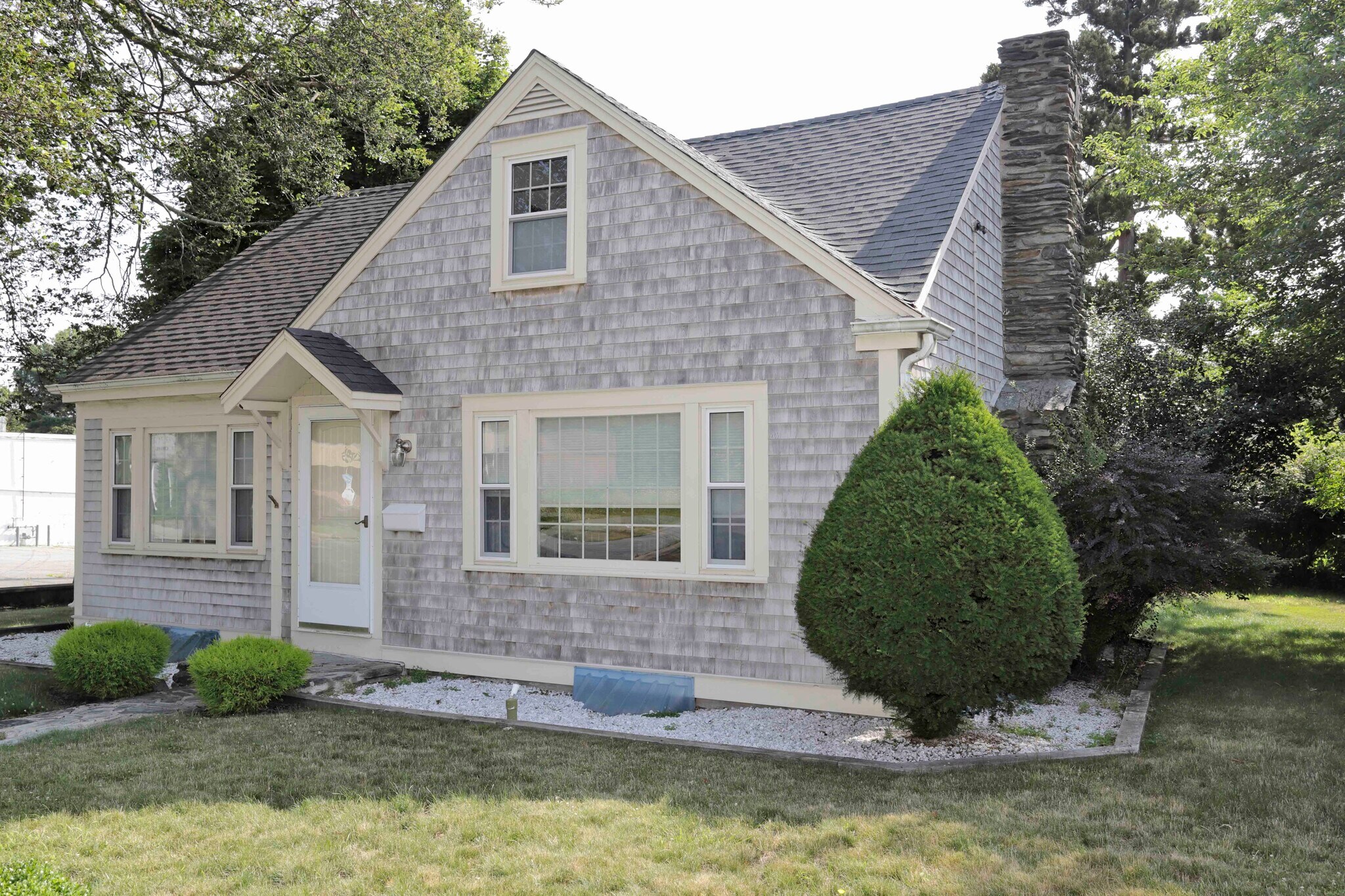 868 Ashley Blvd, New Bedford, MA à vendre Photo du bâtiment- Image 1 de 1