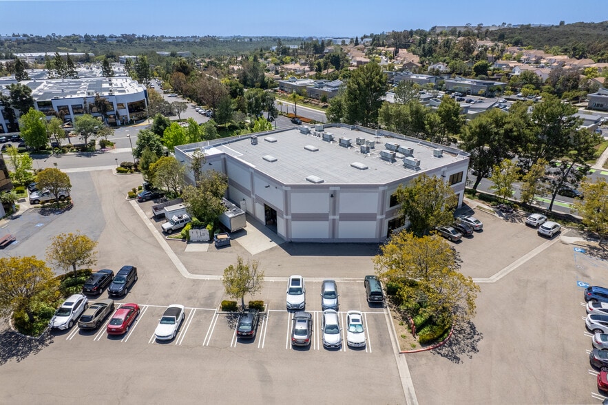 2320 Cousteau Ct, Vista, CA for lease - Building Photo - Image 1 of 6