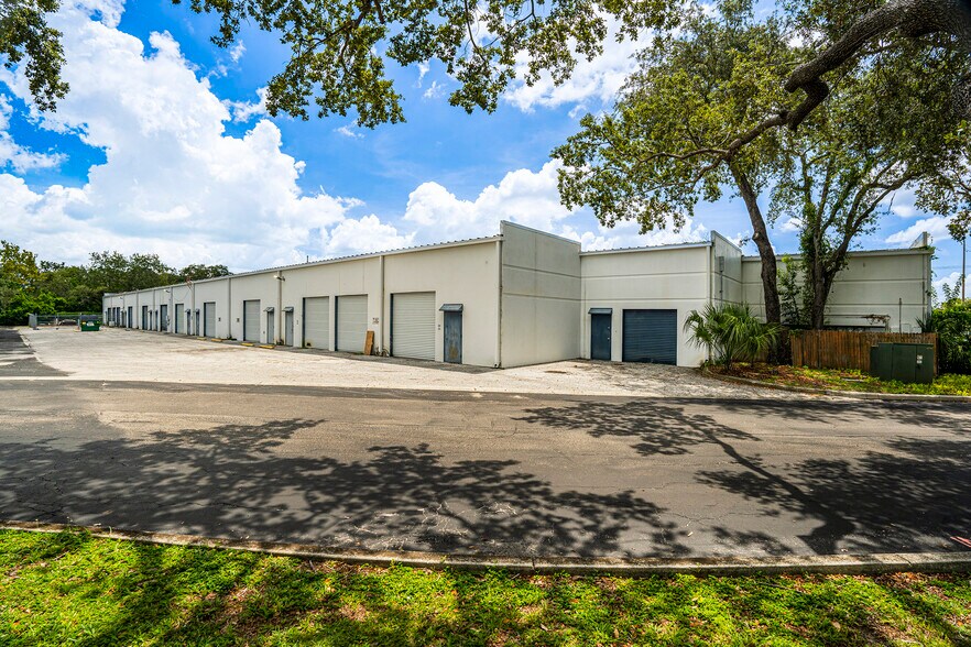 4612 N 56th St, Tampa, FL à louer - Photo du bâtiment - Image 2 de 21