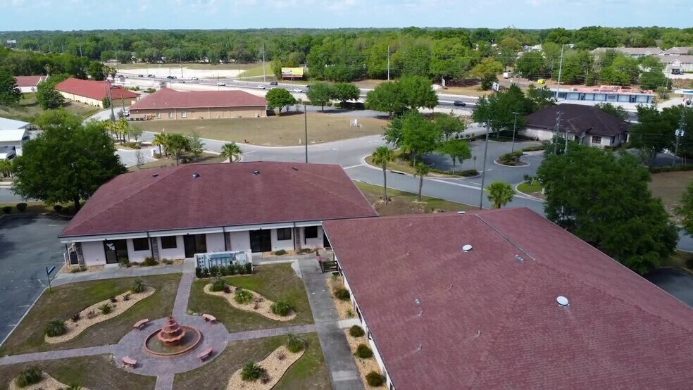 301 Skyline Dr, Lady Lake, FL à vendre - Vidéo sur l’inscription commerciale - Image 2 de 44