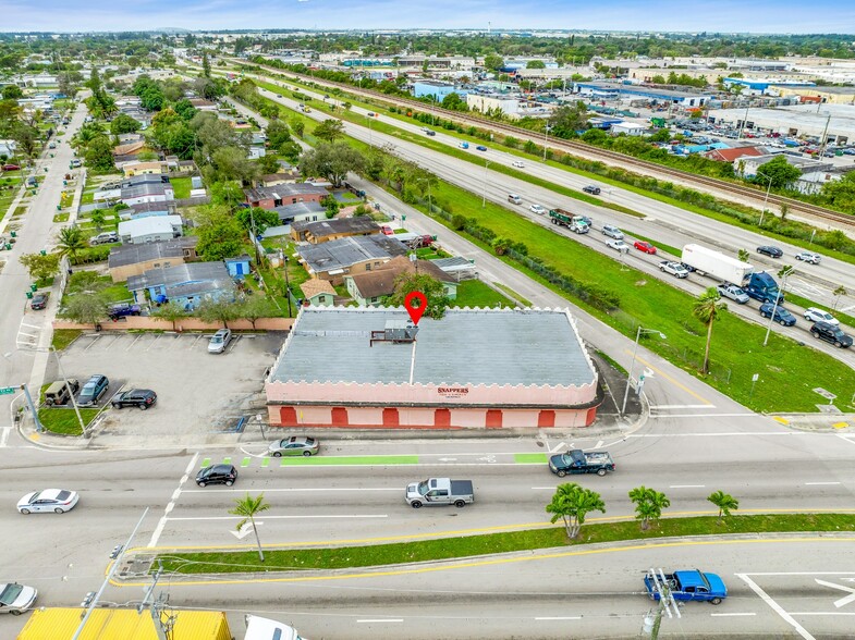 14566 NW 22nd Ave, Opa Locka, FL à vendre - Photo du b timent - Image 3 de 4