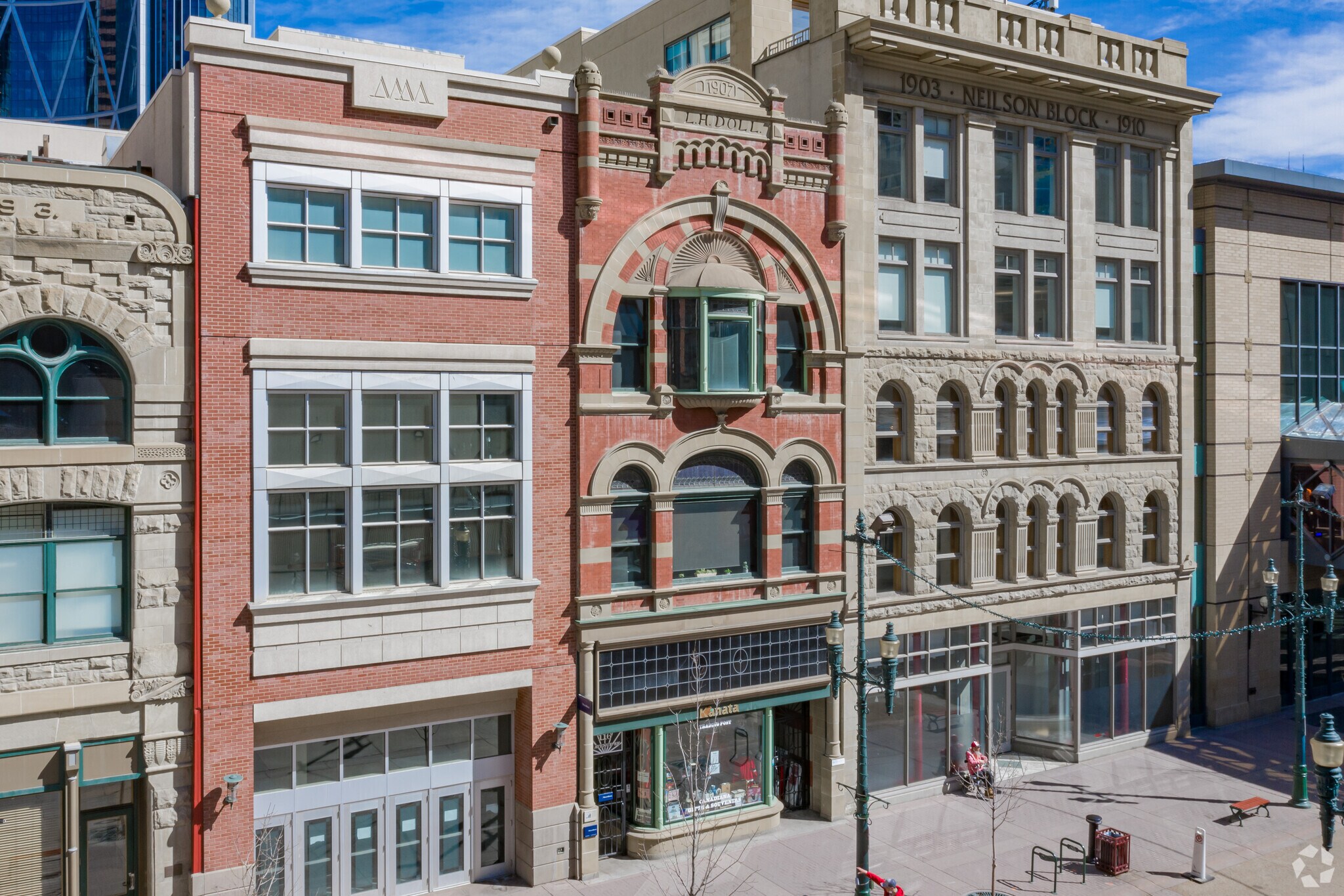 116 8th Ave SE, Calgary, AB for sale Primary Photo- Image 1 of 1