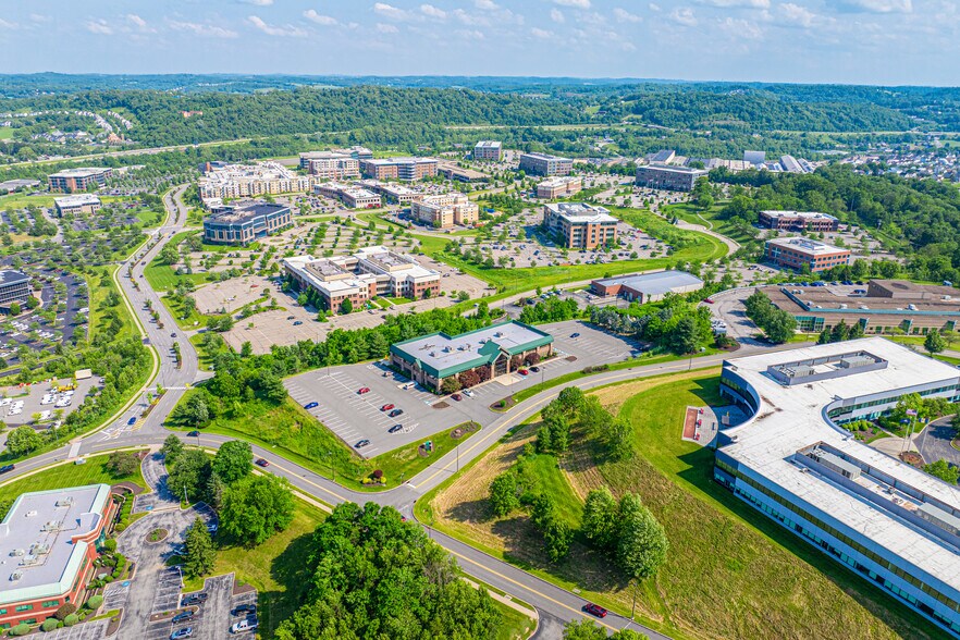101 Hillpointe Dr, Canonsburg, PA à louer - Photo du bâtiment - Image 3 de 14