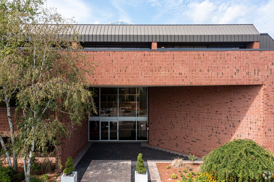 333 Elm St, Dedham, MA à louer - Photo du bâtiment - Image 3 de 11