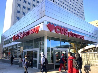 Plus de détails pour 490 N Broad St, Philadelphia, PA - Commerce de détail à louer