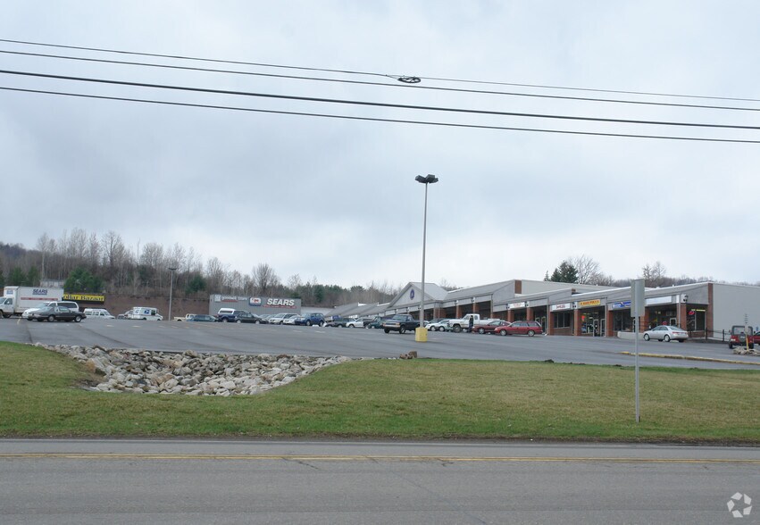 120 Plaza Ln, Wellsboro, PA for lease - Primary Photo - Image 1 of 3