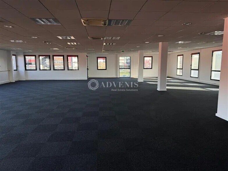 Bureau dans Saint-Priest à louer - Photo intérieure - Image 3 de 7