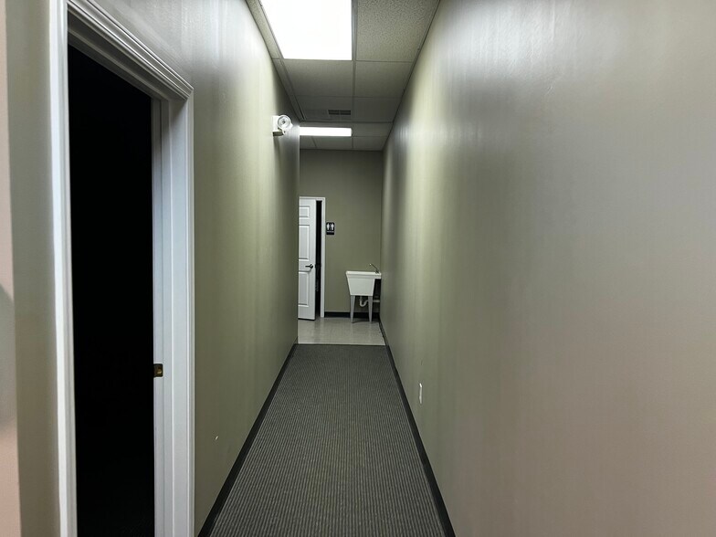 5200 N Illinois St, Fairview Heights, IL à louer - Photo intérieure - Image 3 de 10
