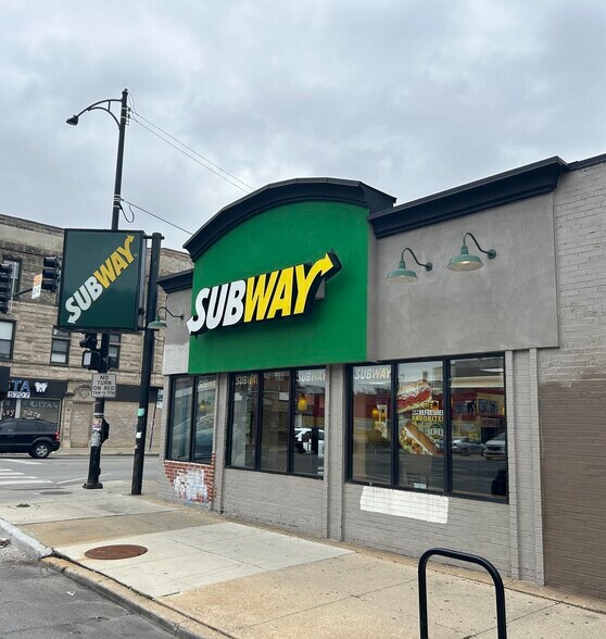 2759 W Cermak Ave, Chicago, IL à louer - Photo du bâtiment - Image 2 de 2