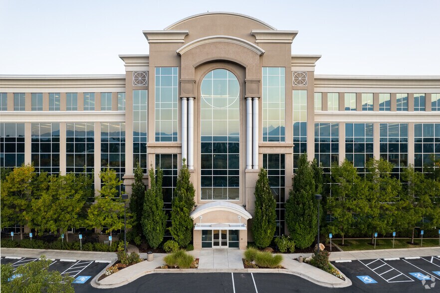 10855 S River Front Pky, South Jordan, UT for lease - Building Photo - Image 3 of 4