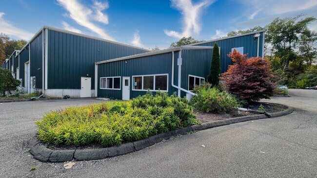 Plus de détails pour 45 Ozick Dr, Durham, CT - Industriel à louer