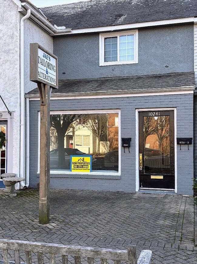 Plus de détails pour 10241 Warwick Blvd, Newport News, VA - Bureau/Commerce de détail à louer