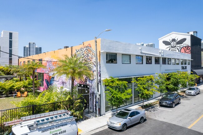 Plus de détails pour 51 NE 24th St, Miami, FL - Bureau à louer