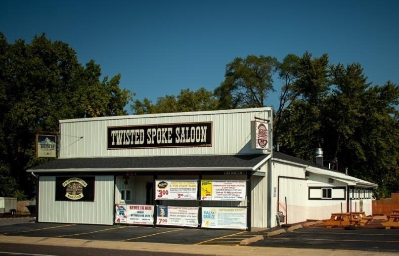 251 Derby St, Pekin, IL for sale - Primary Photo - Image 1 of 22