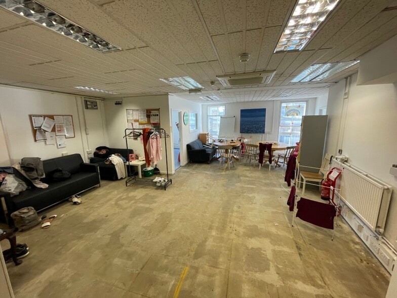 2-10 Bridge St, Salisbury for lease - Building Photo - Image 2 of 7