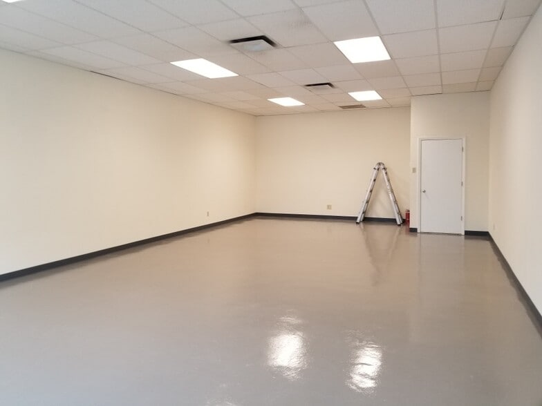 10353 Tamiami Trl N, Naples, FL for lease - Building Photo - Image 3 of 3